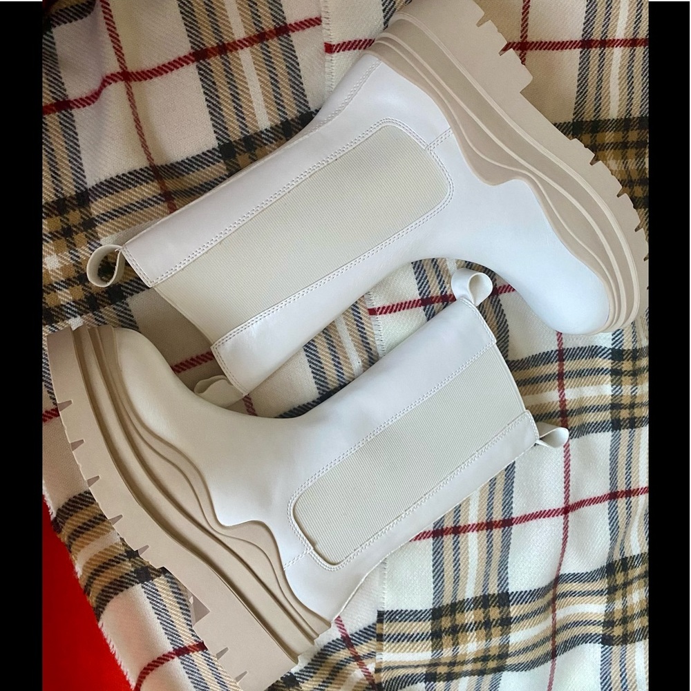 Bonnie 🤍😍 - Picture 3 of 3